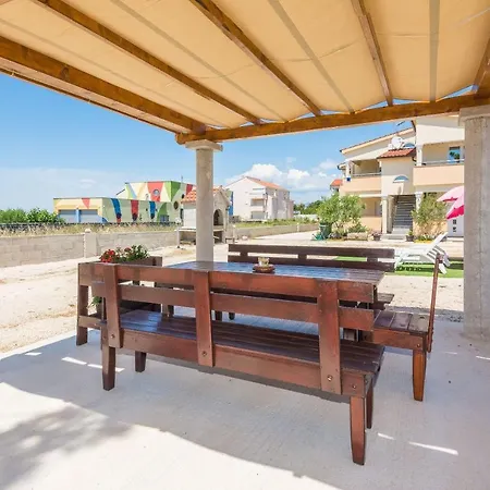 Ujakovic Apartman