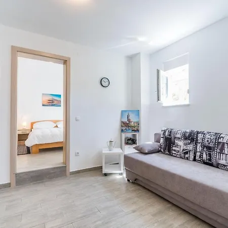 Ujakovic Apartment