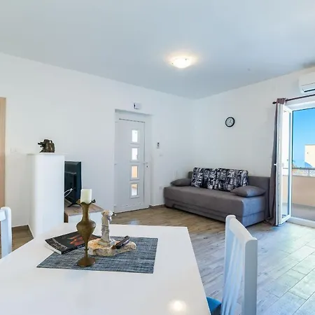 Ujakovic Apartment *