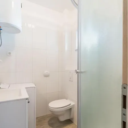 Ujakovic * Privlaka (Zadar)