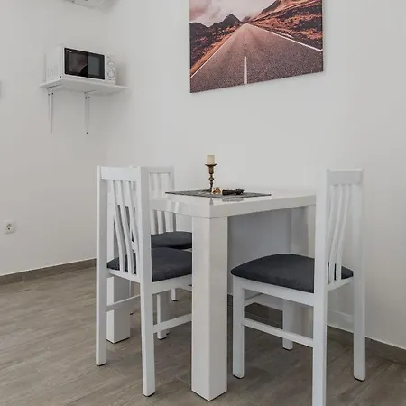 Apartment Ujakovic *